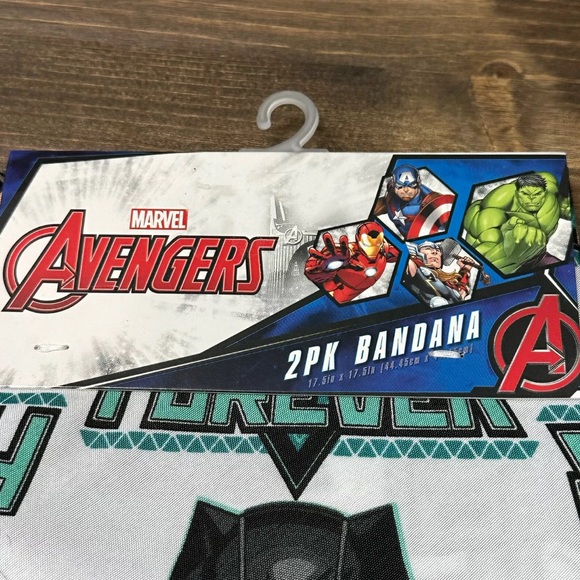 NWT Marvel Avengers 2 Pack Bandana Wakanda Forever 17.5 in x 17.5 in - Picture 4 of 4